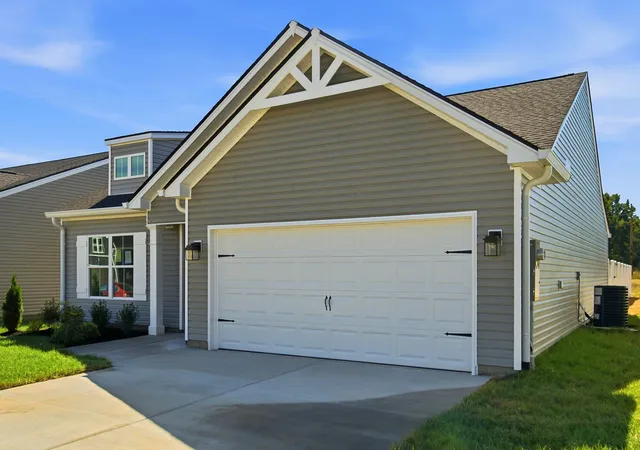 Photo 3 of Single family home for sale at 2042 Northwind Ct, Cedar Hill, TN 37032 | MLS# 3612234 | Listing updated on 2026-10-06