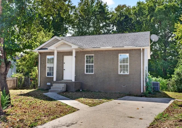 Photo 1 of Single family home for sale at 343 Lafayette Point Cir, Clarksville, TN 37042 | MLS# 3619368 | Listing updated on 2026-10-12