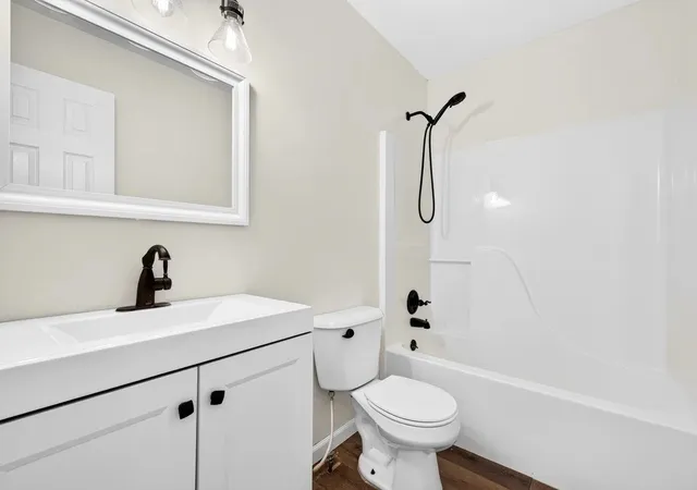 Photo 4 of Single family home for sale at 343 Lafayette Point Cir, Clarksville, TN 37042 | MLS# 3619368 | Listing updated on 2026-10-12