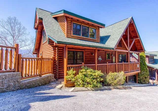 Photo 2 of Single family home for sale at 1728 Summit View Way, Sevierville, TN 37862 | MLS# 3612722 | Listing updated on 2026-10-07