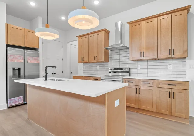 Townhouse for sale at 196b Queen Ave, Nashville, TN 37207 | MLS# 3615404