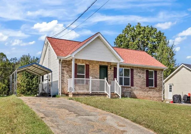 Single family home for sale at 2834 Nat Hoosier Ln, Clarksville, TN 37040 | MLS# 3612341