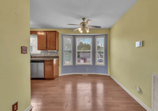 Photo 4 of Single family home for sale at 2834 Nat Hoosier Ln, Clarksville, TN 37040 | MLS# 3612341 | Listing updated on 2026-10-21