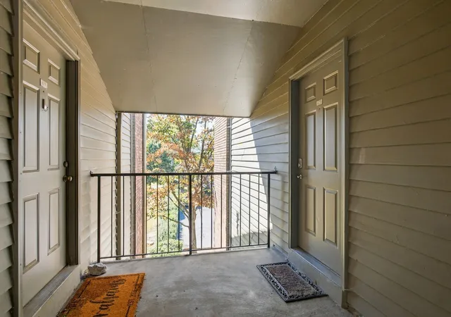Photo 3 of Condo for sale at 125 Sloan Rd, Nashville, TN 37209 | MLS# 3618826 | Listing updated on 2026-10-09
