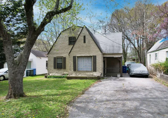 Photo 1 of Single family home for sale at 207 S Lovell Ave, Chattanooga, TN 37411 | MLS# 3612263 | Listing updated on 2026-10-06