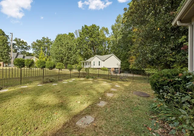 Photo 4 of Single family home for sale at 120 Knollwood Ct, Goodlettsville, TN 37072 | MLS# 3619145 | Listing updated on 2026-10-29