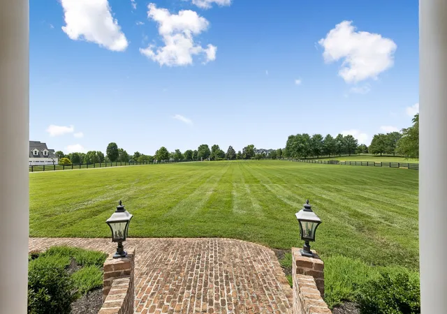 Photo 2 of Single family home for sale at 3216 Baker Ln, Franklin, TN 37064 | MLS# 3619441 | Listing updated on 2026-10-12