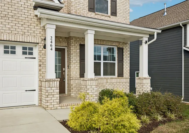 Photo 3 of Single family home for sale at 2464 Williams Ridge Dr, Columbia, TN 38401 | MLS# 3621637 | Listing updated on 2026-10-27