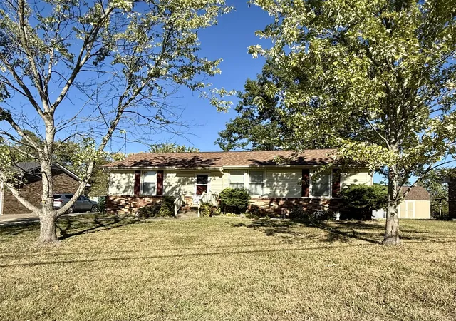 Photo 2 of Single family home for sale at 237 Evergreen Cir, Hendersonville, TN 37075 | MLS# 3612295 | Listing updated on 2026-10-06