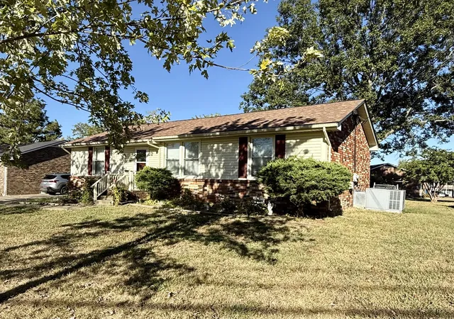Photo 3 of Single family home for sale at 237 Evergreen Cir, Hendersonville, TN 37075 | MLS# 3612295 | Listing updated on 2026-10-06