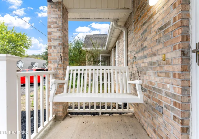 Photo 3 of Single family home for sale at 1025 Blinken St, Knoxville, TN 37932 | MLS# 3612311 | Listing updated on 2026-10-06