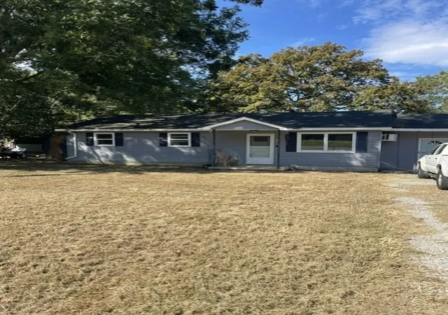 Single family home for sale at 117 Depot St, Summertown, TN 38483 | MLS# 3612337