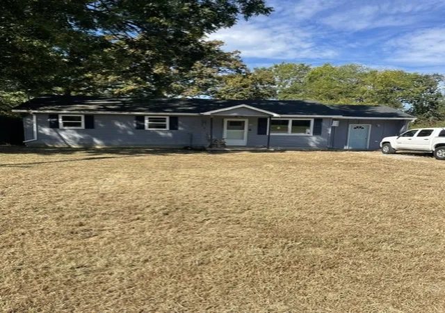 Photo 3 of Single family home for sale at 117 Depot St, Summertown, TN 38483 | MLS# 3612337 | Listing updated on 2026-10-06