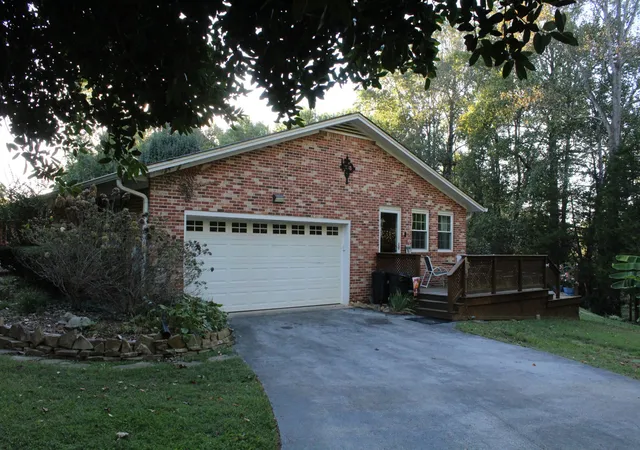 Photo 3 of Single family home for sale at 1545 Edgefield Ct, Cookeville, TN 38506 | MLS# 3612335 | Listing updated on 2026-10-06