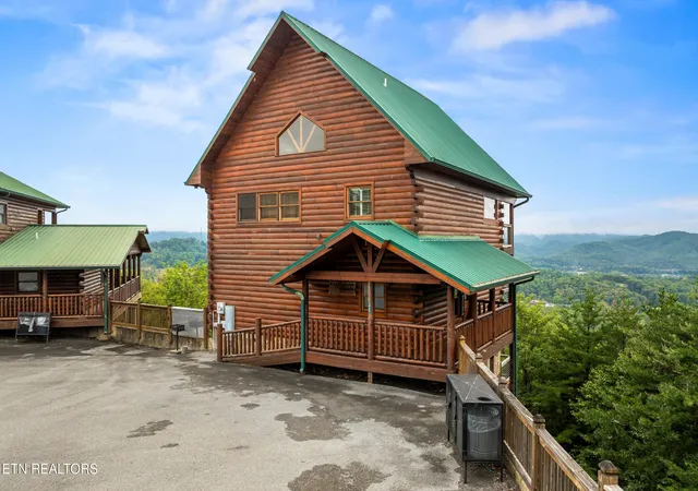 Photo 1 of Single family home for sale at 2422 Breezy Ridge Dr, Sevierville, TN 37876 | MLS# 3612345 | Listing updated on 2026-10-06