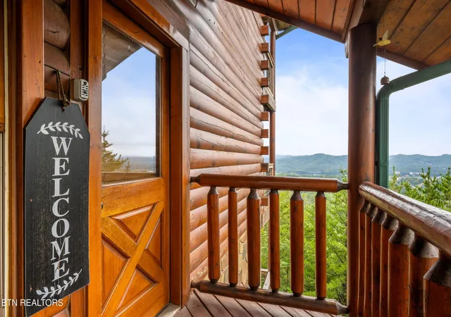 Photo 3 of Single family home for sale at 2422 Breezy Ridge Dr, Sevierville, TN 37876 | MLS# 3612345 | Listing updated on 2026-10-06