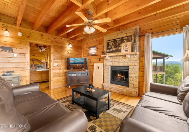 Photo 4 of Single family home for sale at 2422 Breezy Ridge Dr, Sevierville, TN 37876 | MLS# 3612345 | Listing updated on 2026-10-06