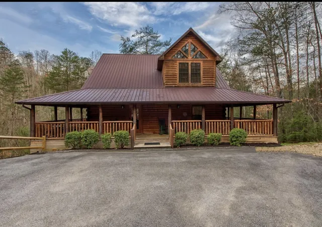 Photo 1 of Single family home for sale at 1645 Majestic Oak Way, Sevierville, TN 37876 | MLS# 3619985 | Listing updated on 2026-10-13