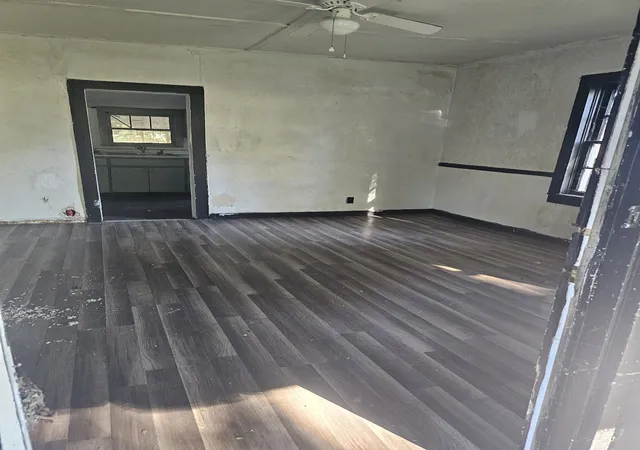 Photo 3 of Single family home for sale at 220 Oak St, Iron City, TN 38463 | MLS# 3612653 | Listing updated on 2026-10-07