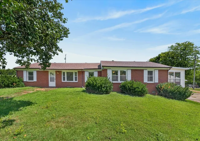 Single family home for sale at 3252 Marthas Chapel Rd, Cunningham, TN 37052 | MLS# 3612415