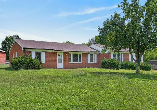 Photo 2 of Single family home for sale at 3252 Marthas Chapel Rd, Cunningham, TN 37052 | MLS# 3612415 | Listing updated on 2026-10-08