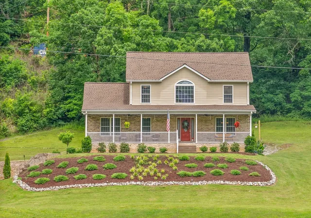 Photo 2 of Single family home for sale at 590a Lindsey Holw Rd, Gallatin, TN 37066 | MLS# 3620428 | Listing updated on 2026-10-15