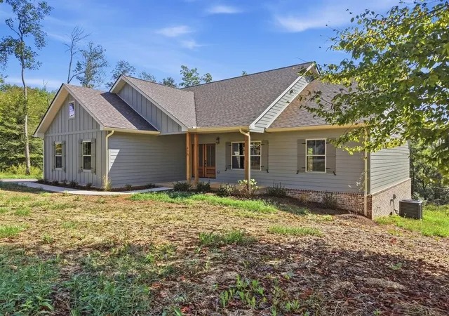 Photo 3 of Single family home for sale at 629 Forest Cir, Sparta, TN 38583 | MLS# 3612411 | Listing updated on 2026-10-06