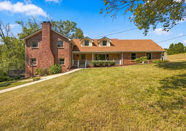 Photo 1 of Single family home for sale at 301 Rosehill Dr, Goodlettsville, TN 37072 | MLS# 3612443 | Listing updated on 2026-10-09