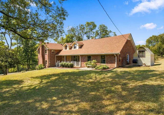 Photo 2 of Single family home for sale at 301 Rosehill Dr, Goodlettsville, TN 37072 | MLS# 3612443 | Listing updated on 2026-10-09
