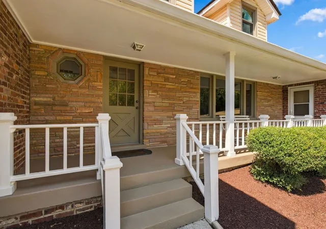 Photo 3 of Single family home for sale at 301 Rosehill Dr, Goodlettsville, TN 37072 | MLS# 3612443 | Listing updated on 2026-10-10