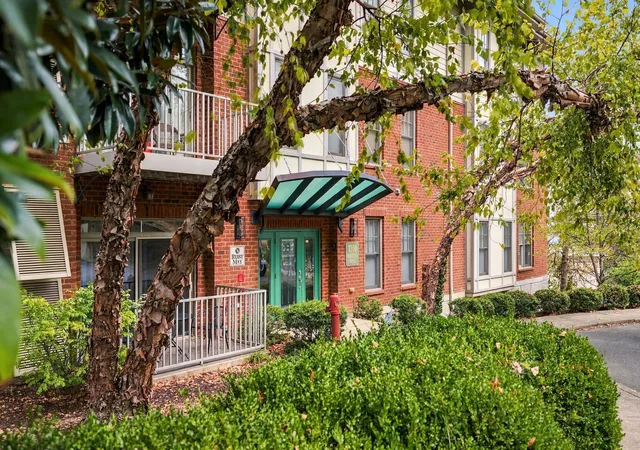 Photo 2 of Condo for sale at 3100 W End Cir #304, Nashville, TN 37203 | MLS# 3618974 | Listing updated on 2026-10-11
