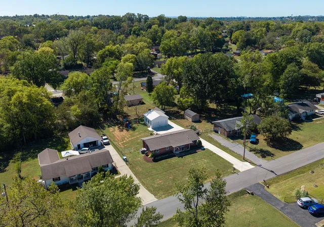Photo 3 of Single family home for sale at 114 Woodyside Dr, Hendersonville, TN 37075 | MLS# 3612560 | Listing updated on 2026-10-09