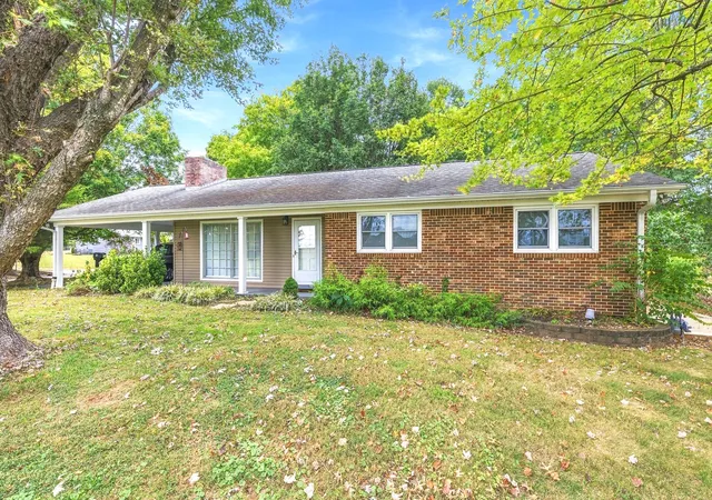 Single family home for sale at 1604 Buffalo Rd, Lawrenceburg, TN 38464 | MLS# 3612431
