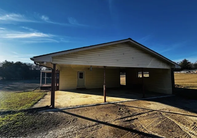 Photo 3 of Single family home for sale at 741 County Rd 172, Athens, TN 37303 | MLS# 3612650 | Listing updated on 2026-10-07