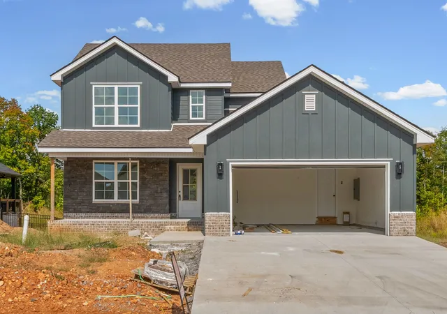 Single family home for sale at 925 Bankside Dr, Clarksville, TN 37043 | MLS# 3615142
