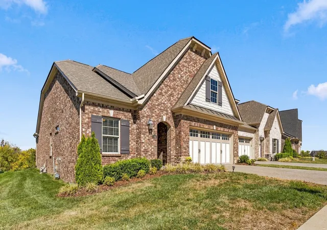 Photo 1 of Single family home for sale at 912 Cherry Grv Dr, Hendersonville, TN 37075 | MLS# 3612574 | Listing updated on 2026-10-09