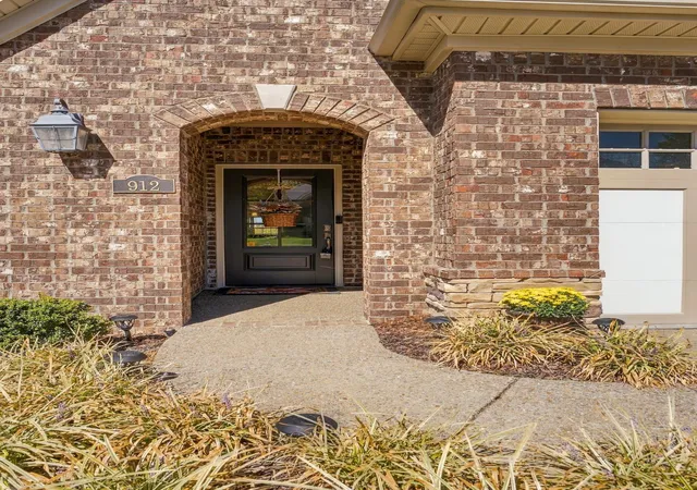 Photo 3 of Single family home for sale at 912 Cherry Grv Dr, Hendersonville, TN 37075 | MLS# 3612574 | Listing updated on 2026-10-09