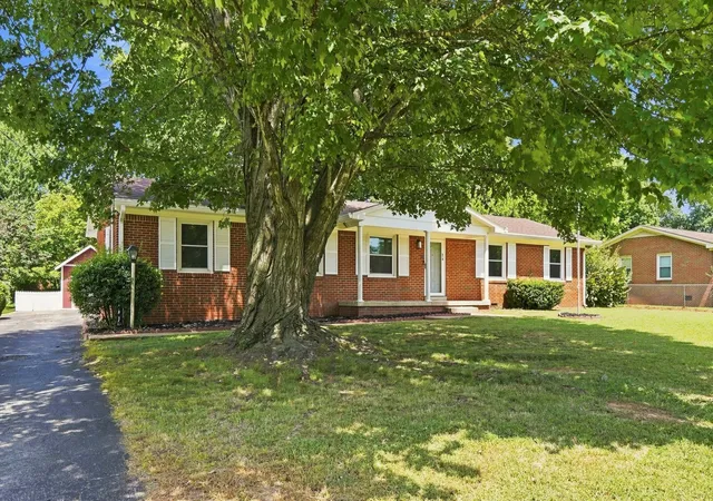 Photo 3 of Single family home for sale at 214 Stonewall Rd, Columbia, TN 38401 | MLS# 3618948 | Listing updated on 2026-10-10