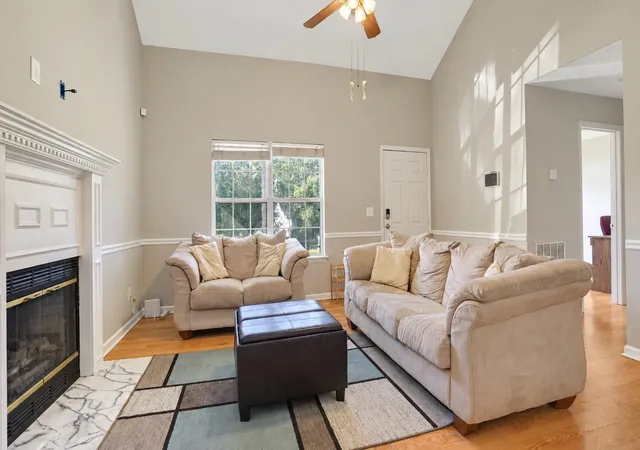 Photo 2 of Single family home for sale at 1403 Sycamore Dr, Murfreesboro, TN 37128 | MLS# 3615491 | Listing updated on 2026-10-09