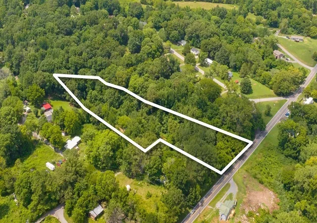 Photo 1 of Land for sale at 1560 River Rd, Clarksville, TN 37040 | MLS# 3620516 | Listing updated on 2026-10-15