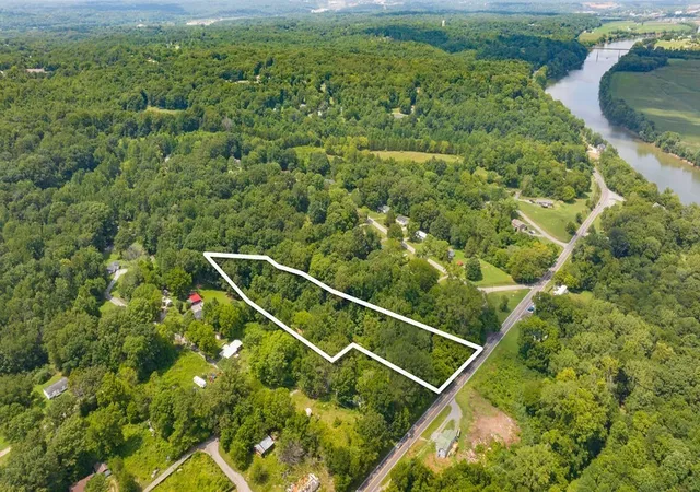 Photo 1 of Land for sale at 1560 River Rd, Clarksville, TN 37040 | MLS# 3620516 | Listing updated on 2026-10-15