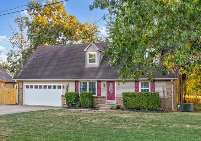 Photo 2 of Single family home for sale at 634 Cleveland Dr, Clarksville, TN 37042 | MLS# 3623215 | Listing updated on 2026-10-23