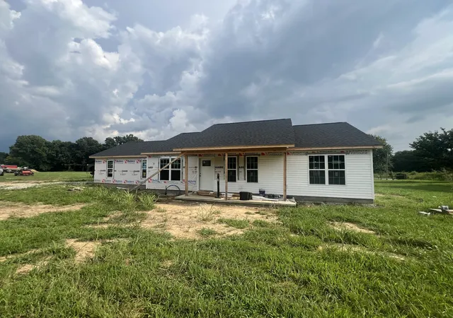 Photo 1 of Single family home for sale at 1053 Lake Morris Rd, Hopkinsville, KY 42240 | MLS# 3623163 | Listing updated on 2026-10-20