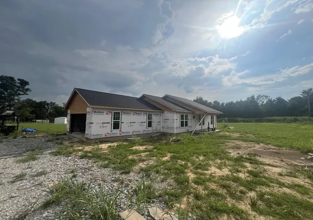 Photo 2 of Single family home for sale at 1053 Lake Morris Rd, Hopkinsville, KY 42240 | MLS# 3623163 | Listing updated on 2026-10-20