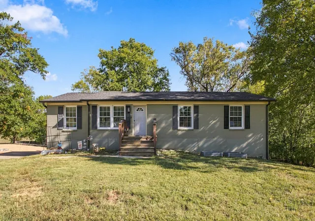 Single family home for sale at 1570 White Dr, Lewisburg, TN 37091 | MLS# 3613244