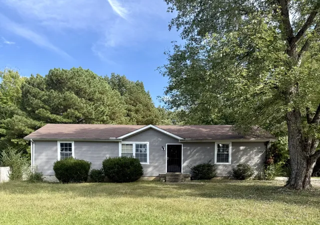Photo 1 of Single family home for sale at 535 Roselawn Dr, Clarksville, TN 37042 | MLS# 3613216 | Listing updated on 2026-10-08