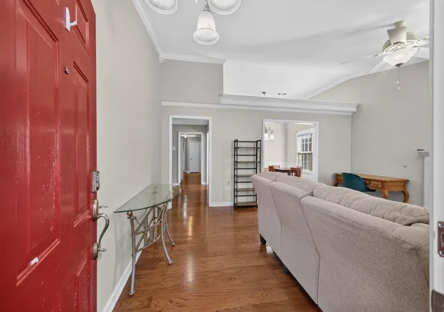 Listing Photo 2 - Condo for sale in building located at 1303 Crofton Park Ct, Columbia, TN 38401