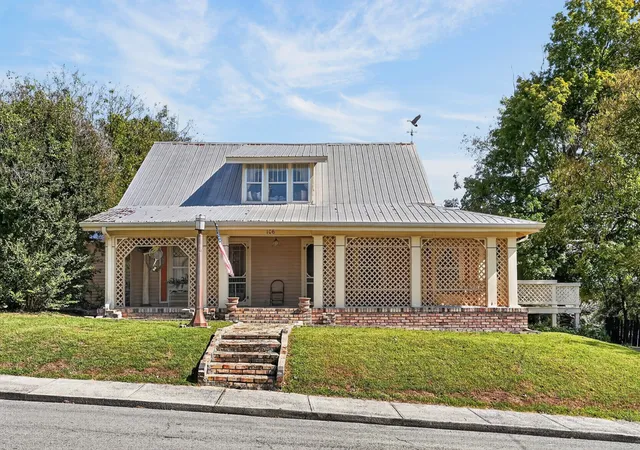 Photo 1 of Single family home for sale at 106 W End Ave, Mc Minnville, TN 37110 | MLS# 3620037 | Listing updated on 2026-10-13