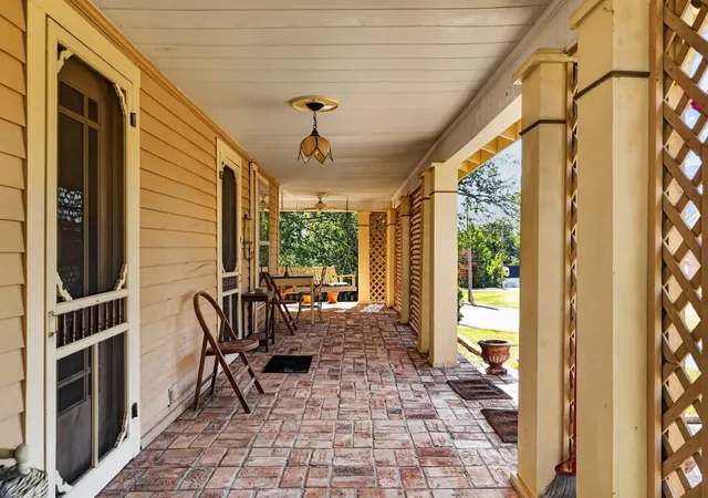 Photo 2 of Single family home for sale at 106 W End Ave, Mc Minnville, TN 37110 | MLS# 3620037 | Listing updated on 2026-10-13