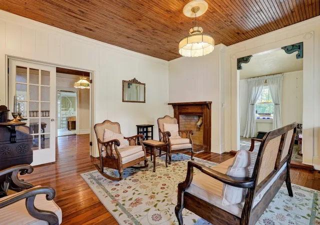 Photo 3 of Single family home for sale at 106 W End Ave, Mc Minnville, TN 37110 | MLS# 3620037 | Listing updated on 2026-10-13
